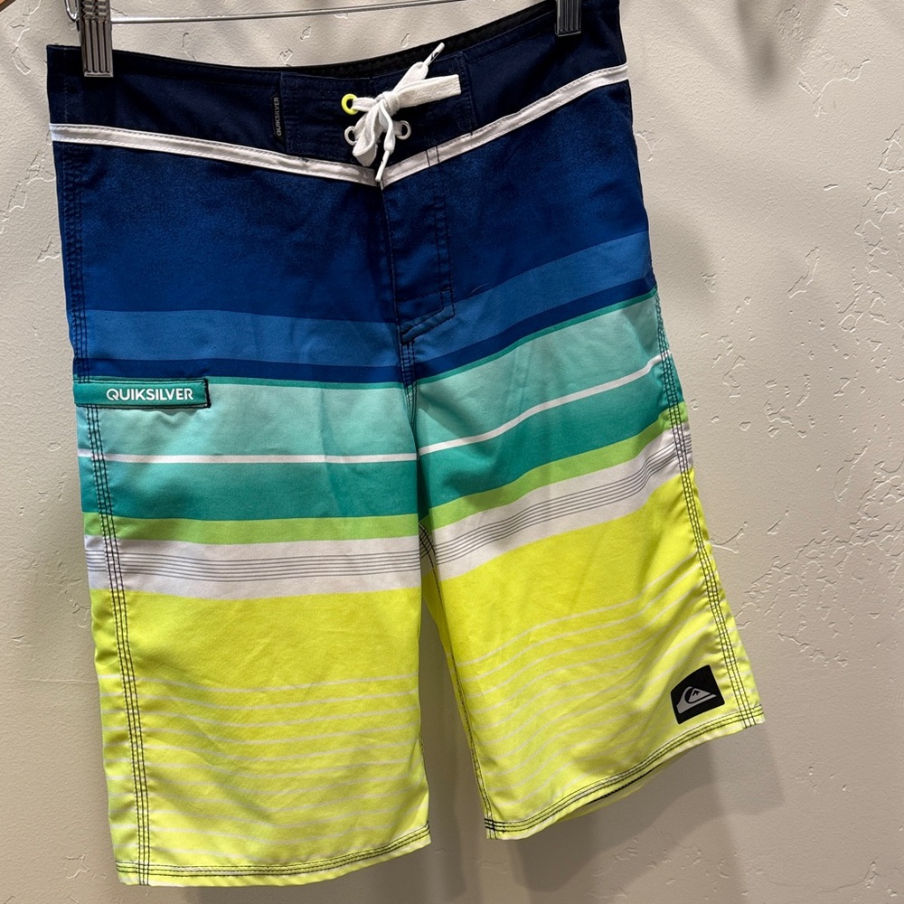 Quiksilver Blue and yellow  Board shorts boys size 28/ 16/ XL NWOT